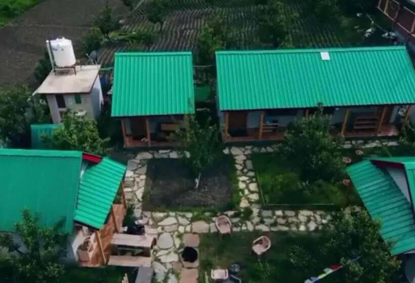 ベッドアンドブレックファースト Flying Monk Huts And Restaurant