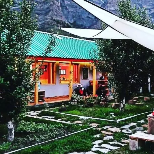 ベッドアンドブレックファースト Flying Monk Huts And Restaurant