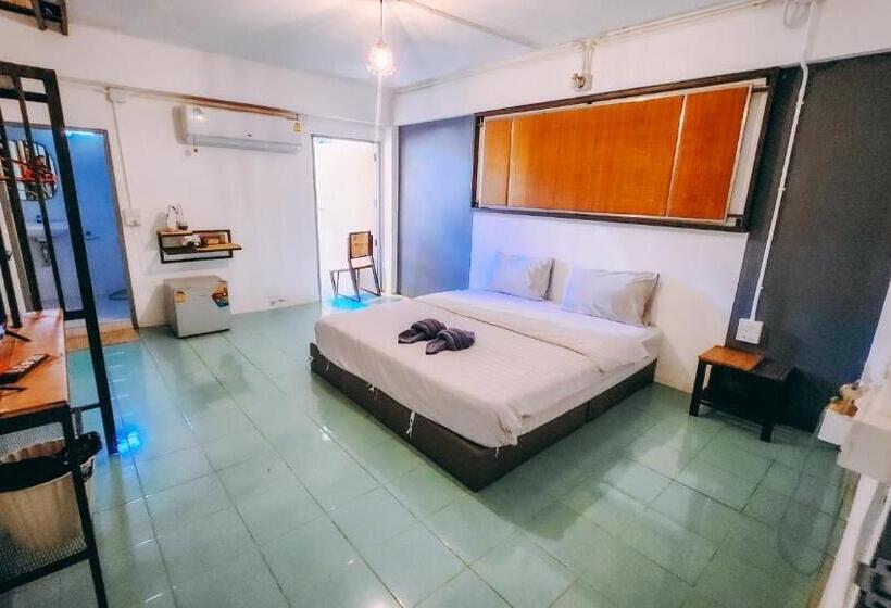 Downtown Kohlarn Resort