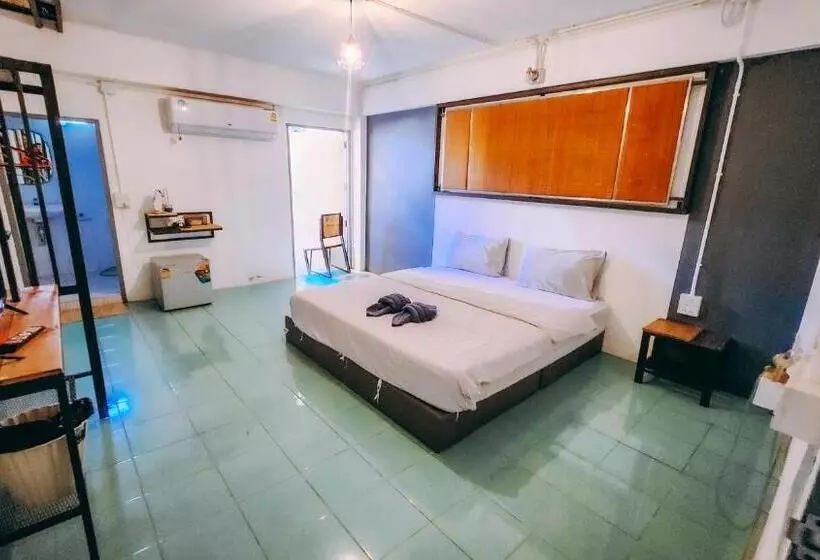 Downtown Kohlarn Resort