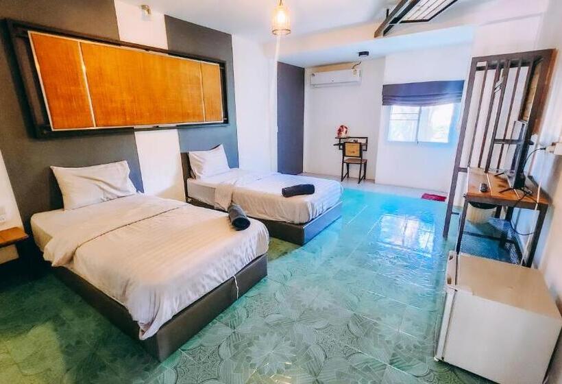 Downtown Kohlarn Resort