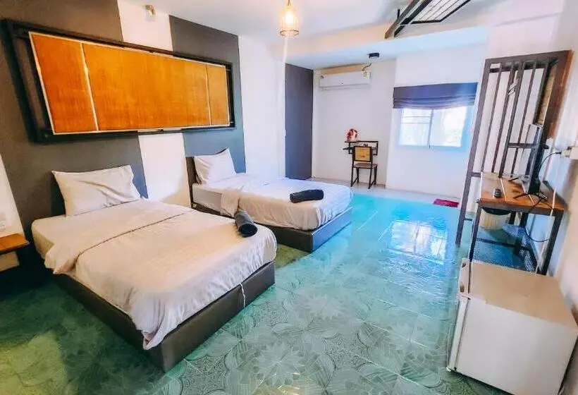 Downtown Kohlarn Resort