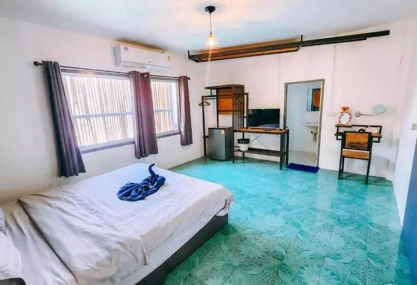 Downtown Kohlarn Resort