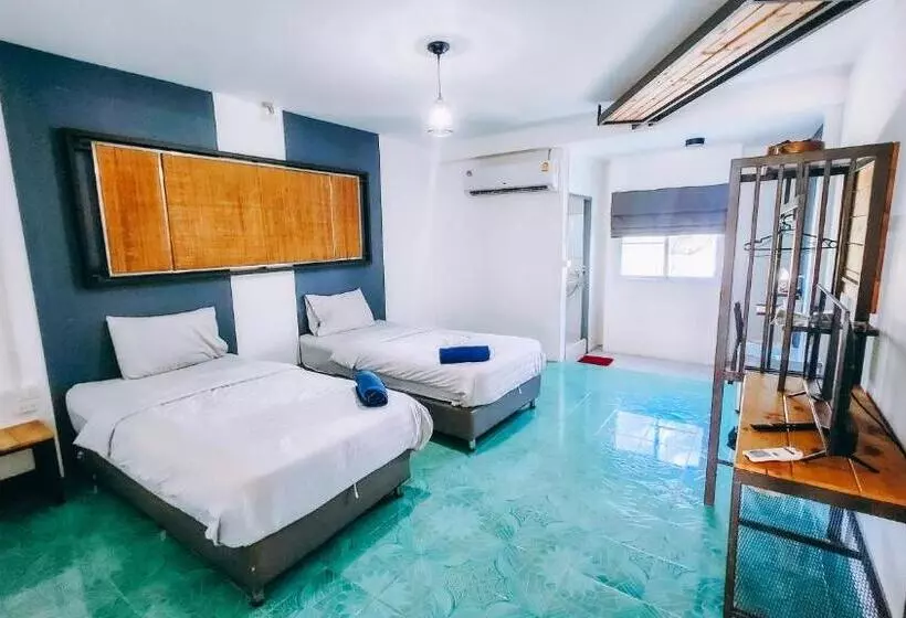 Downtown Kohlarn Resort