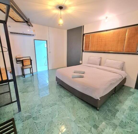 Downtown Kohlarn Resort