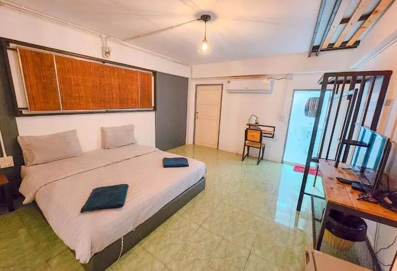 Downtown Kohlarn Resort