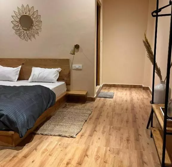 Grham Hostel Kasol, Katagla