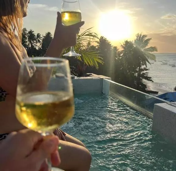 Hotelli Aluna Beach Apartments