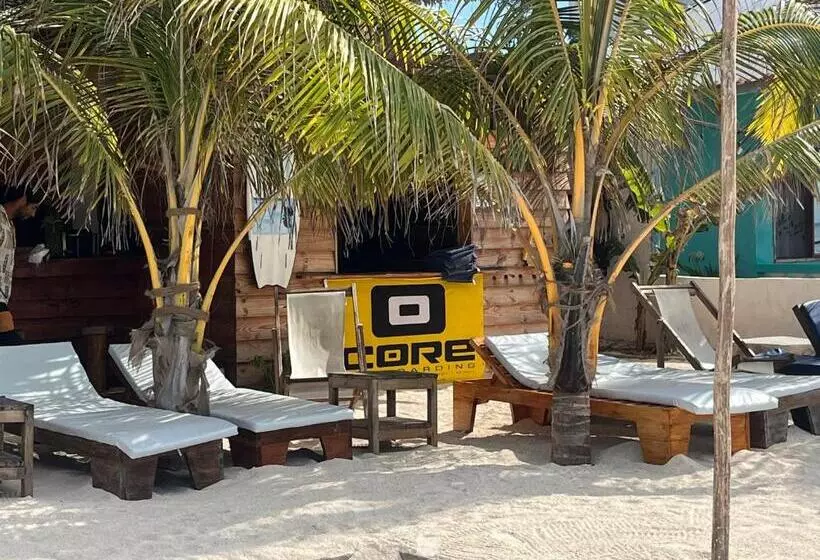 Hotelli Aluna Beach Apartments