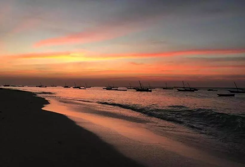 Hotelli Aluna Beach Apartments