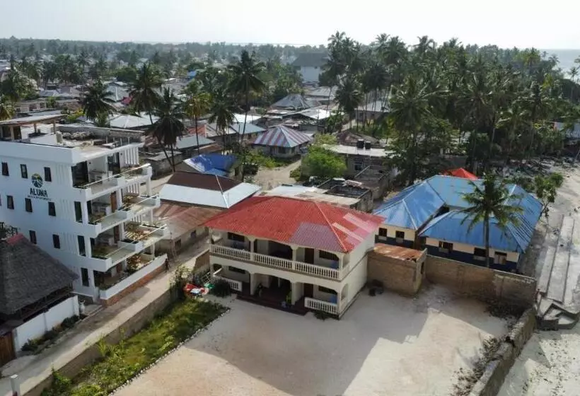 Hotelli Aluna Beach Apartments