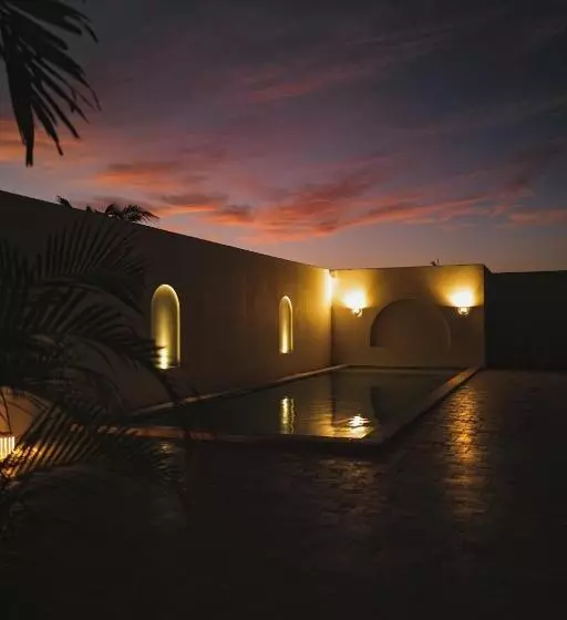 Hotelli Hide And Seek Resort