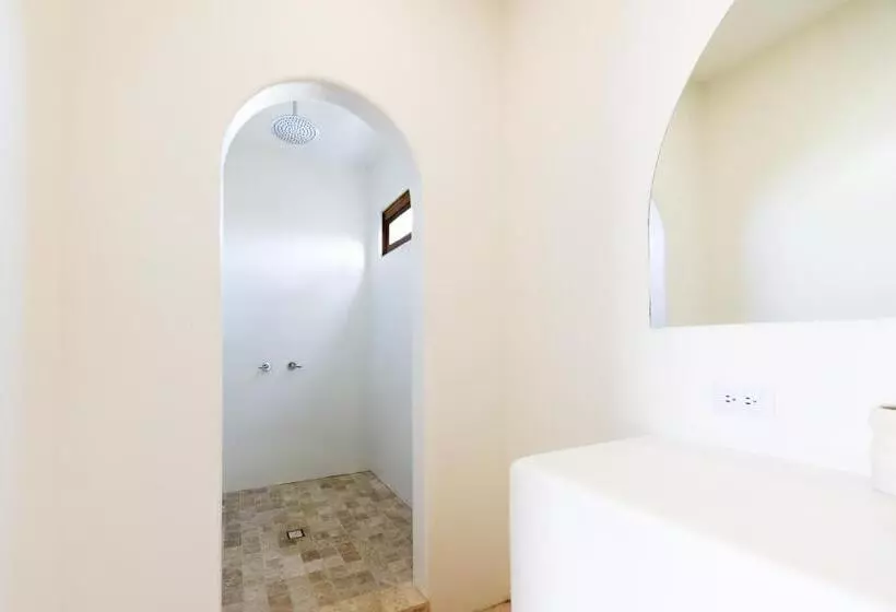 Hotelli Hide And Seek Resort