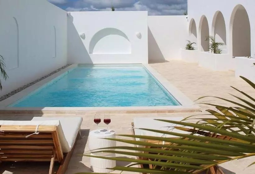 Hotelli Hide And Seek Resort