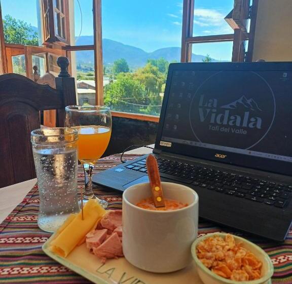 Hotel Hostal La Vidala