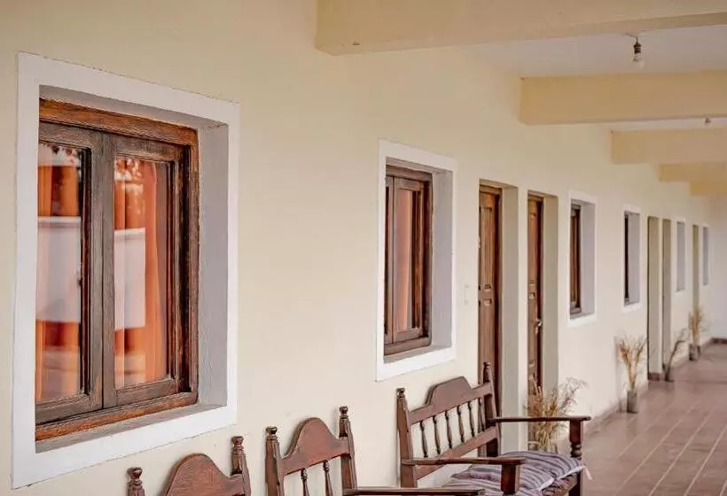 Hotelli Hostal La Vidala