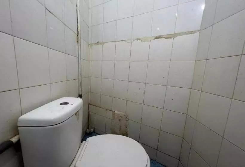 Hotelli Oyo 93429 Pondok Surya