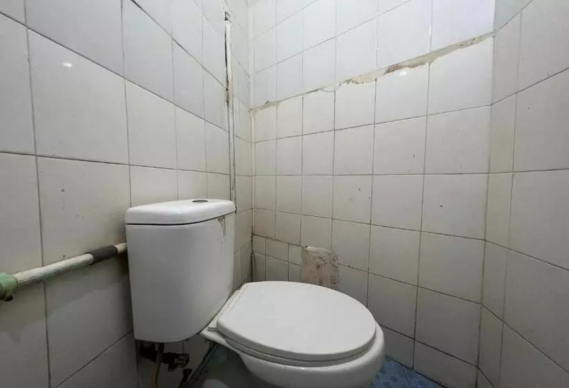 Hotelli Oyo 93429 Pondok Surya