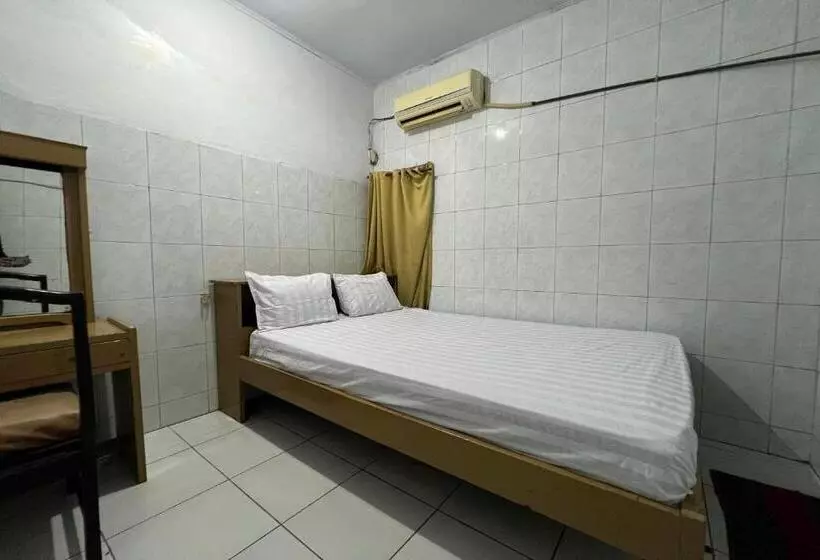 Hotelli Oyo 93429 Pondok Surya