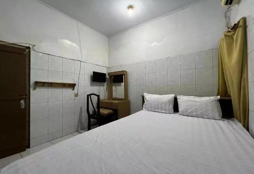 Hotelli Oyo 93429 Pondok Surya