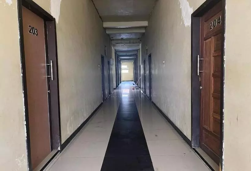 Hotelli Oyo 93429 Pondok Surya