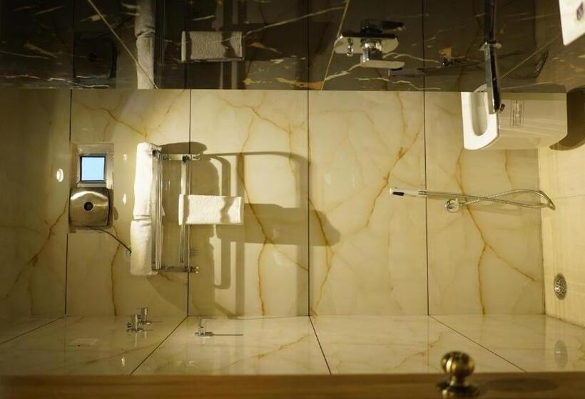 فندق Silver Pearl