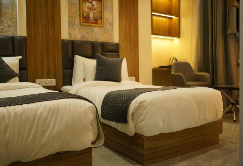 فندق Silver Pearl