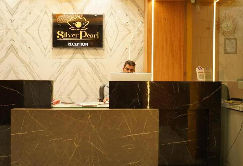 فندق Silver Pearl