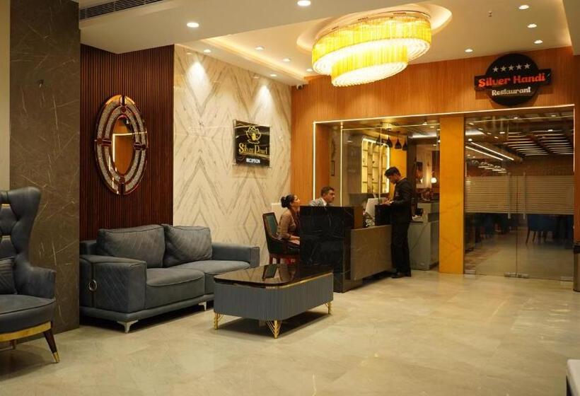 فندق Silver Pearl