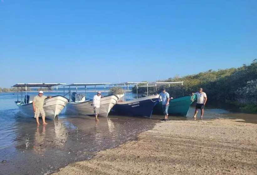 ホテル Whale Tours And Sport Fishing Vista Mag Bay