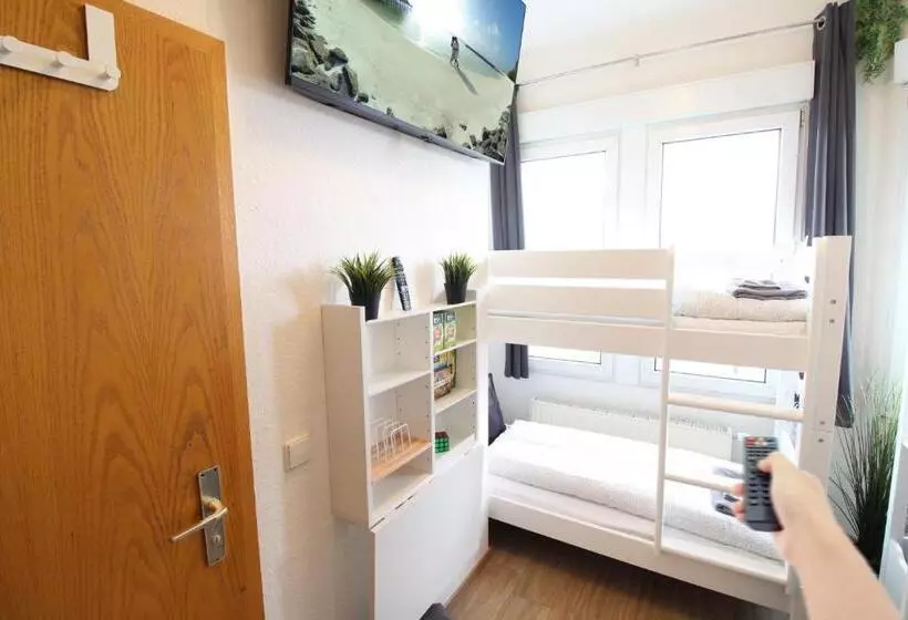 Hotelli Ulm Zentrum   Komplettes Zimmer, Hochbett, Android Tv & Eigenem Bad   Perfekt Für Familien & Gruppen