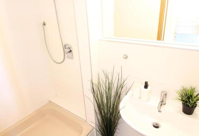 فندق Ulm Zentrum Komplettes Zimmer, Hochbett, Android Tv & Eigenem Bad Perfekt Für Familien & Gruppen