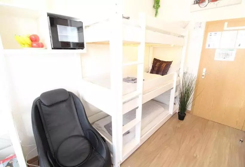 Hotelli Ulm Zentrum   Komplettes Zimmer, Hochbett, Android Tv & Eigenem Bad   Perfekt Für Familien & Gruppen