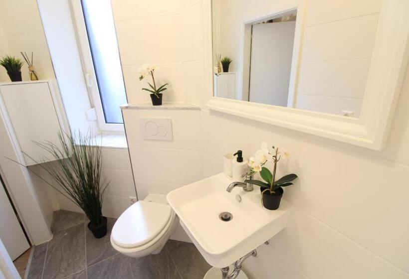 فندق Ulm Zentrum Komplettes Zimmer, Hochbett, Android Tv & Eigenem Bad Perfekt Für Familien & Gruppen