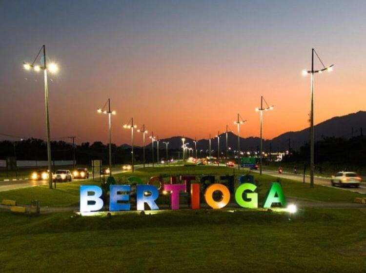 پانسیون Casa Em Bertioga, Bate E Volta 10min Da Praia