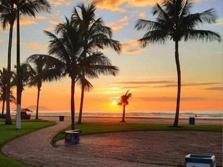 پانسیون Casa Em Bertioga, Bate E Volta 10min Da Praia