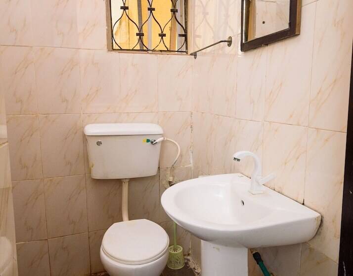 پانسیون D Tavern Apartment