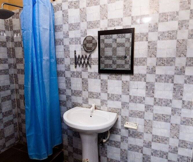 پانسیون D Tavern Apartment