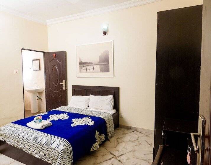 پانسیون D Tavern Apartment