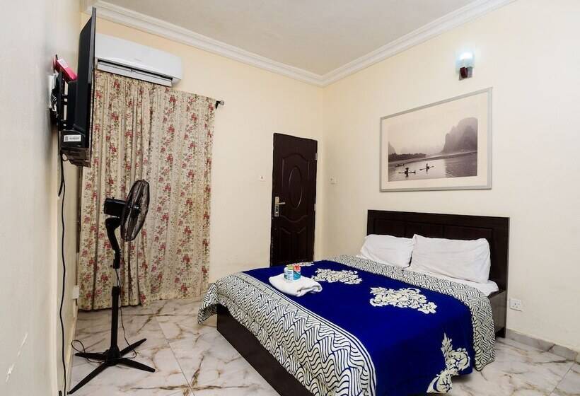 پانسیون D Tavern Apartment