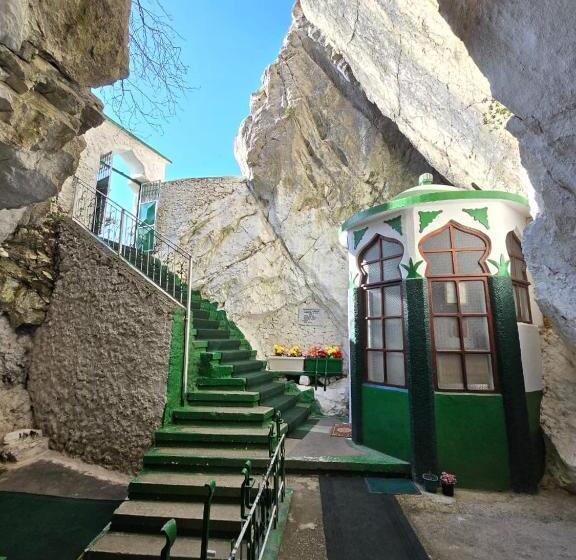 پانسیون Villa Mefaja