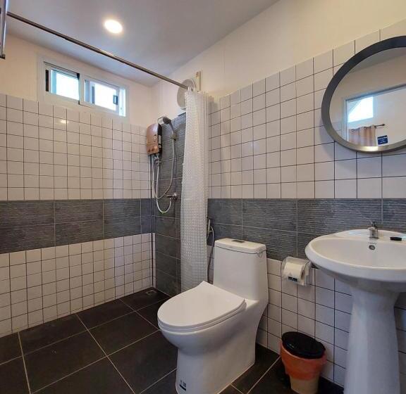 استراحتگاه Raintrary House