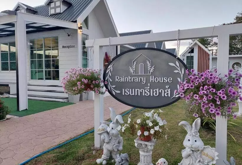 Lomakeskus Raintrary House