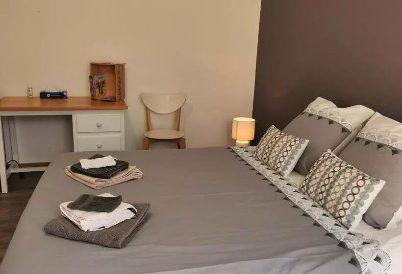 Aamiaismajoitus (B&B) Chambre De Bajolle