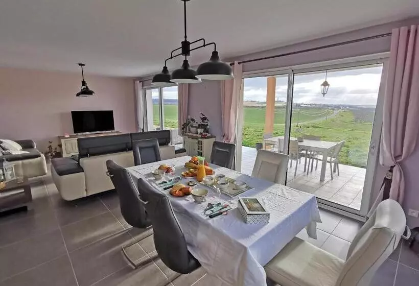 Aamiaismajoitus (B&B) Chambre De Bajolle