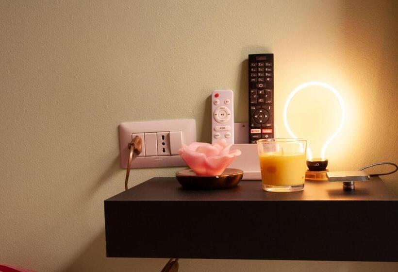 Fly Bed And Breakfast