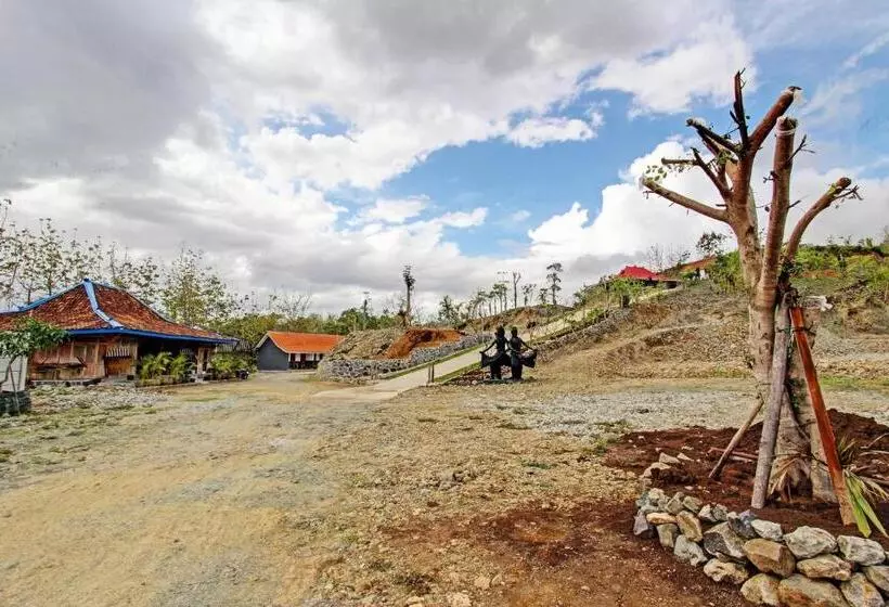 Hotelli Capital O 93449 The Boekit Song Putri Resort