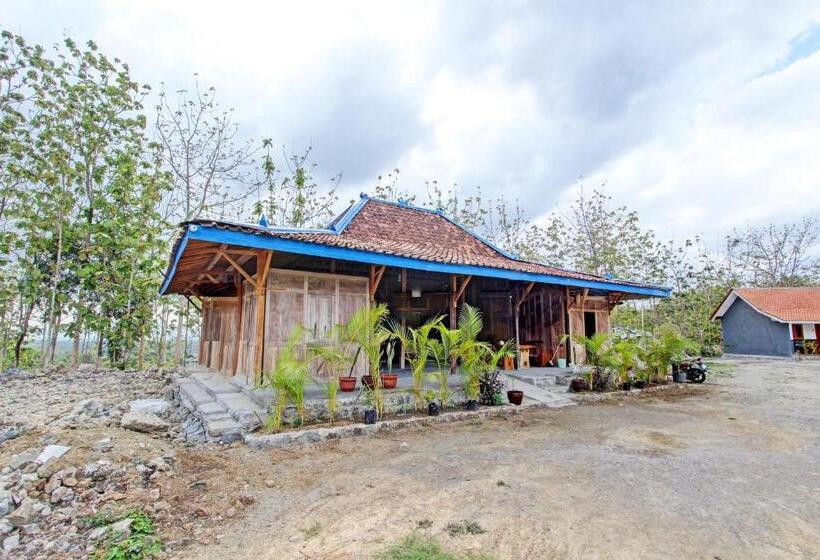 Otel Capital O 93449 The Boekit Song Putri Resort