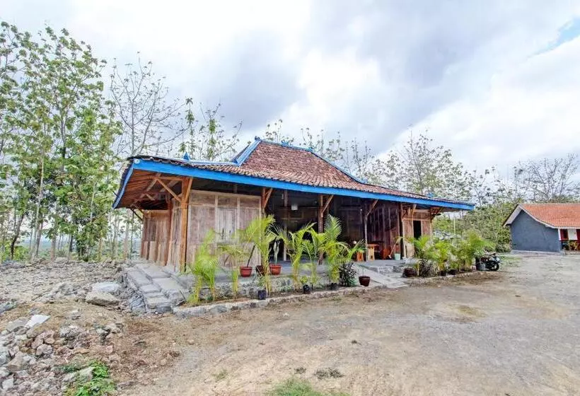 Hotelli Capital O 93449 The Boekit Song Putri Resort