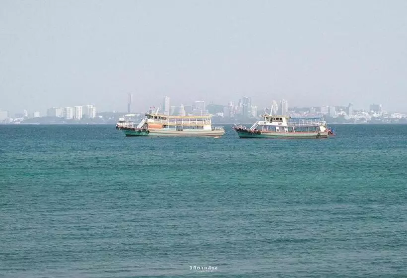 هتل De  Ocean Land เดอโอเชี่ยนแลนด์ เกาะล้าน